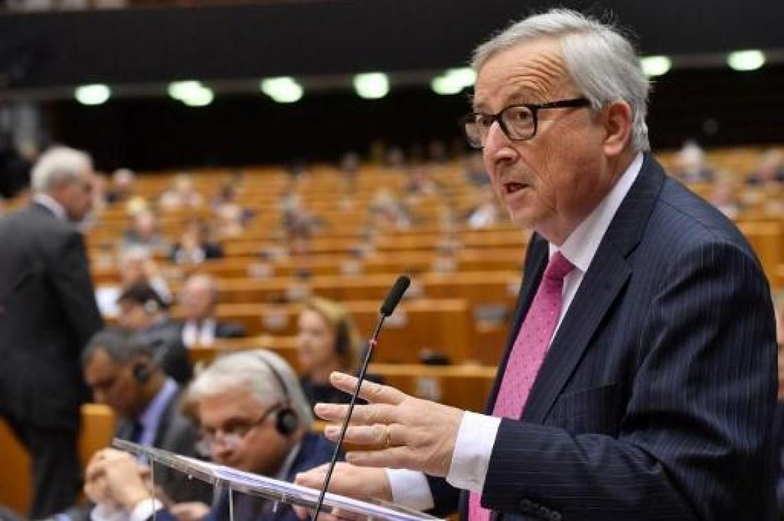Juncker geeft Britten nog tot 12 april om deal goed te keuren