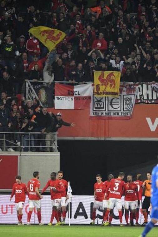 Jupiler Pro League - Standard wint op een diefje in Gent en start play-offs met zes op zes