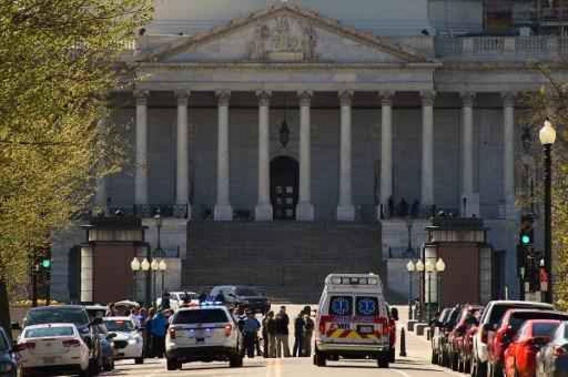 Man neergeschoten in Capitool die wapen bovenhaalde