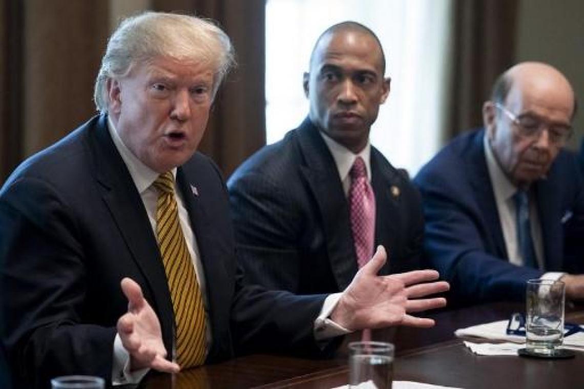 Trump dreigt met importtarieven op auto's uit Mexico