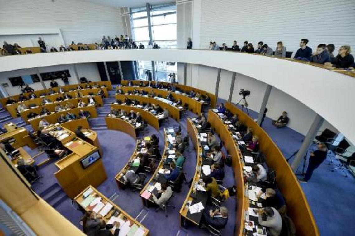 Brussels Parlement keurt met ruime meerderheid het Brussels systeem van kinderbijslag goed