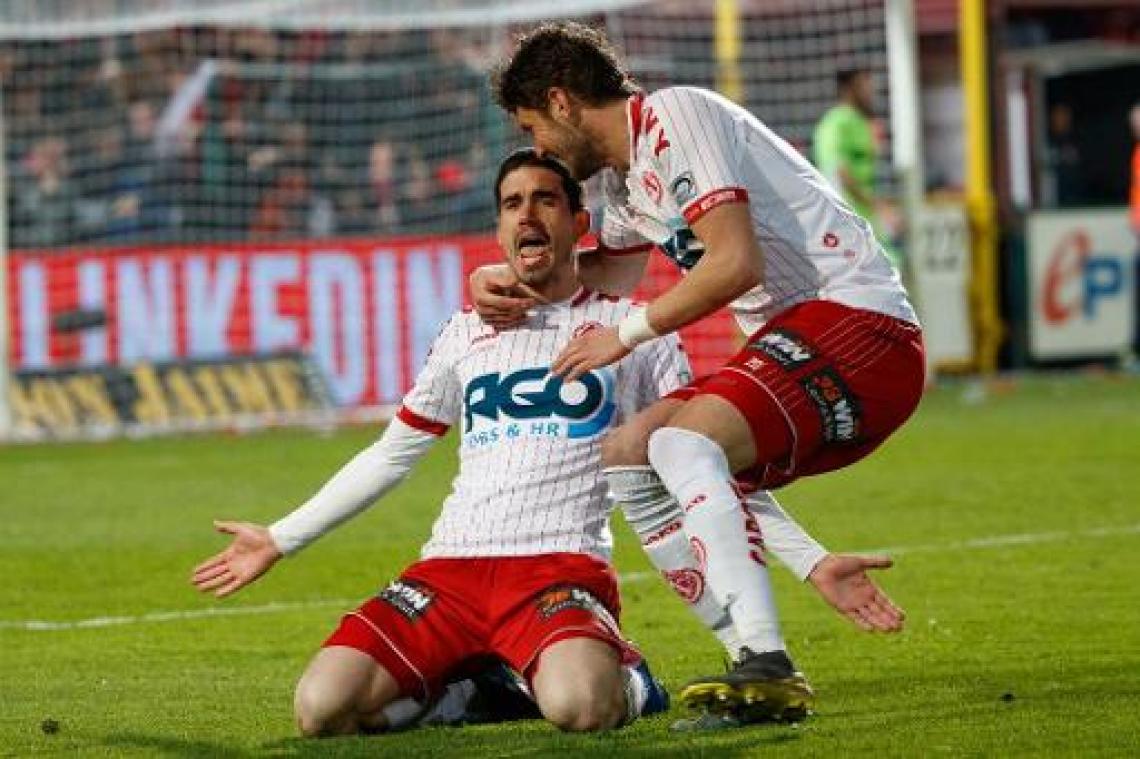 Jupiler Pro League - Kortrijk klopt Zulte Waregem in doelpuntenrijk burenduel