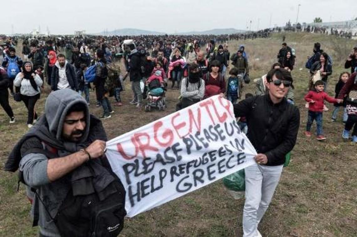 Migranten blijven zich verzamelen bij Thessaloniki voor "mars naar het noorden"