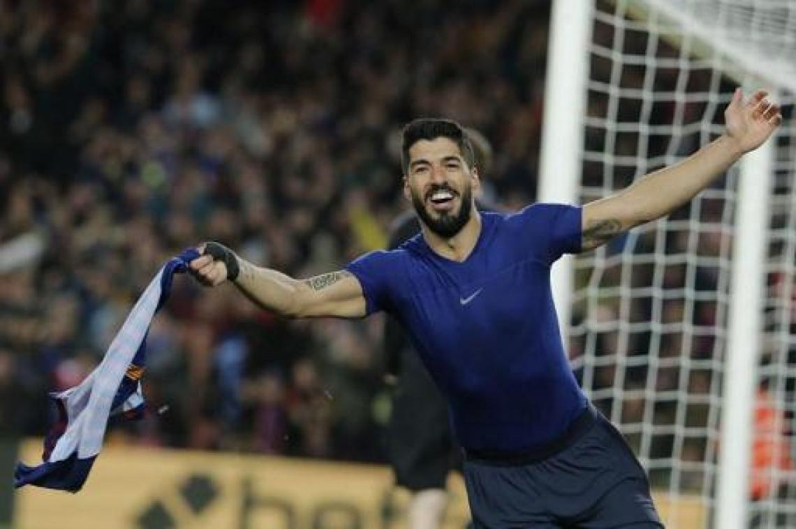 Belgen in het buitenland - Suarez bezorgt Barcelona late overwinning in Spaanse topper