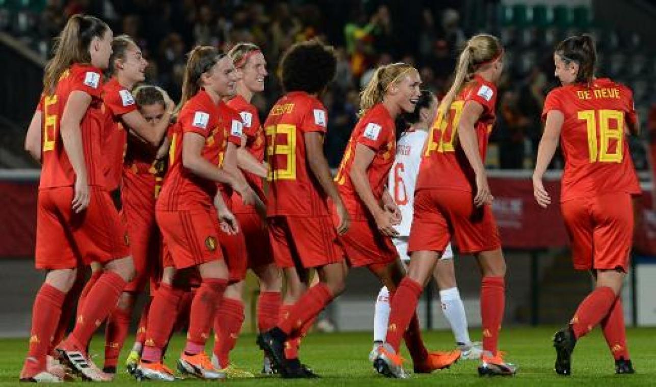 Red Flames - Red Flames treffen Verenigde Staten voor een vriendschappelijk prestigeduel