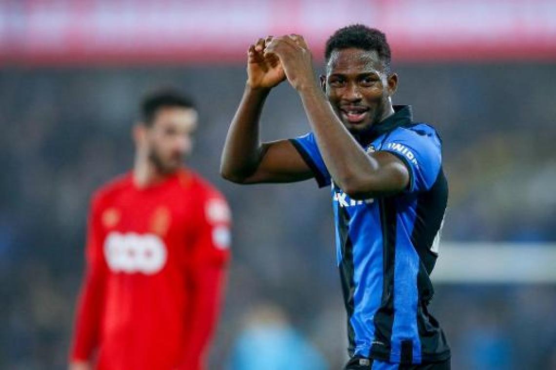 Jupiler Pro League - 4-0 zege tegen Standard brengt Club Brugge weer op één punt van Genk