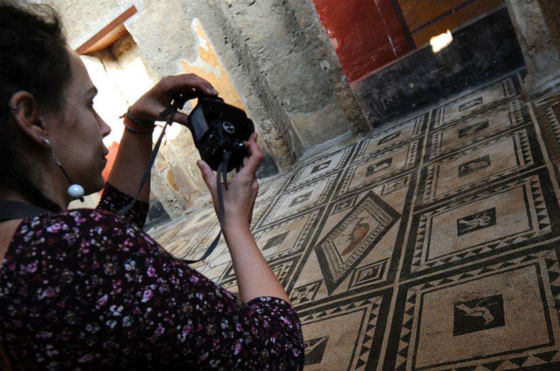 Britse toeriste vernielt eeuwenoude mozaïek in Pompeï