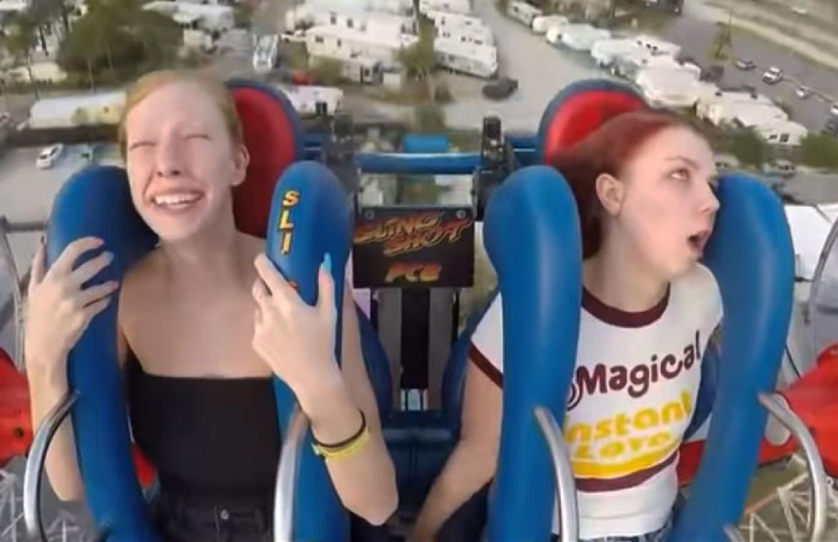 VIDEO. Meisje valt twee keer flauw in Sling Shot-attractie