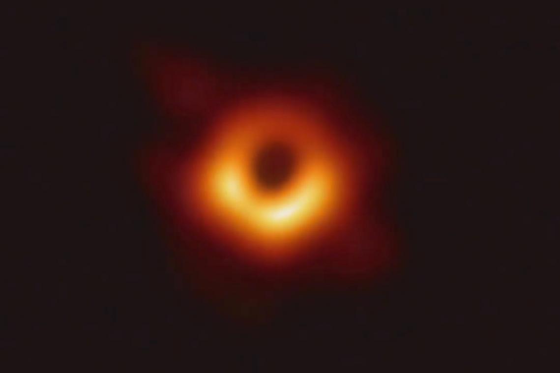 Eerste echte foto van zwart gat onthuld