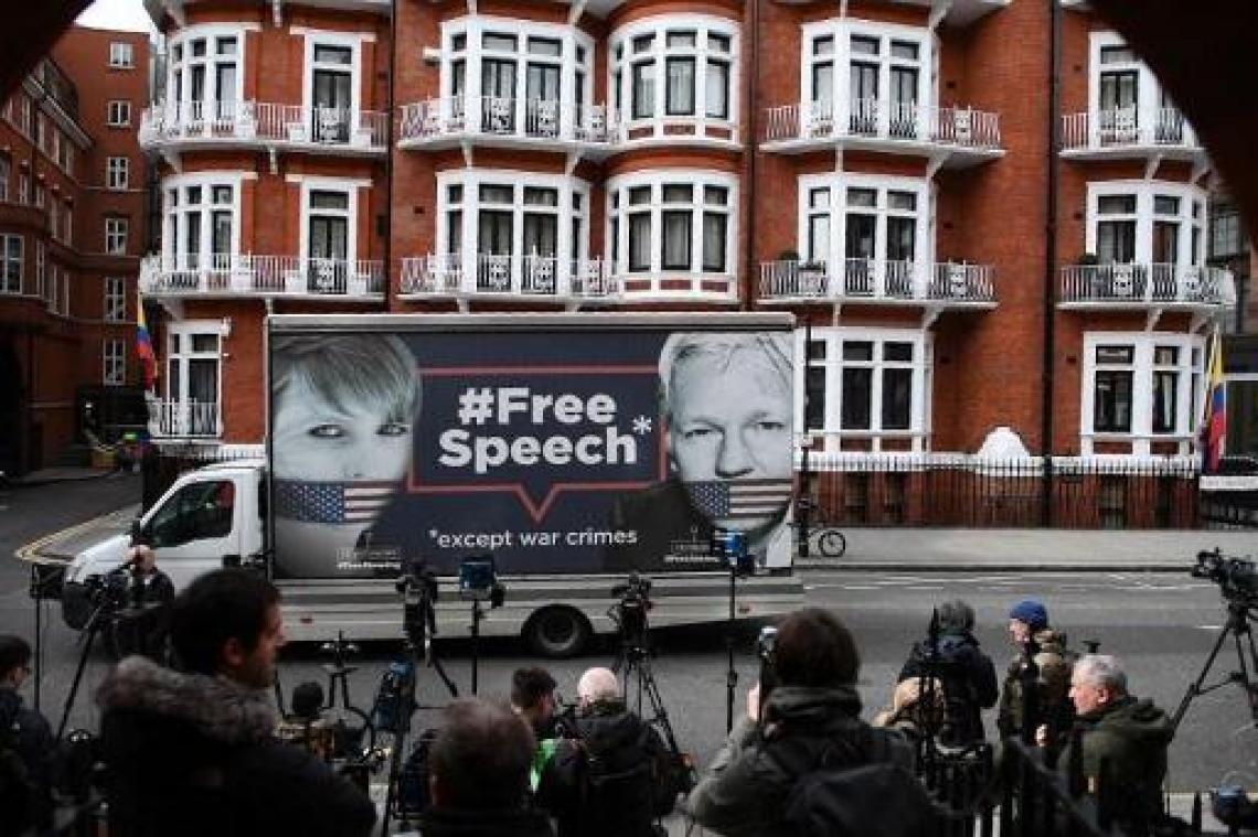 Julian Assange wordt bespioneerd in ambassade Ecuador