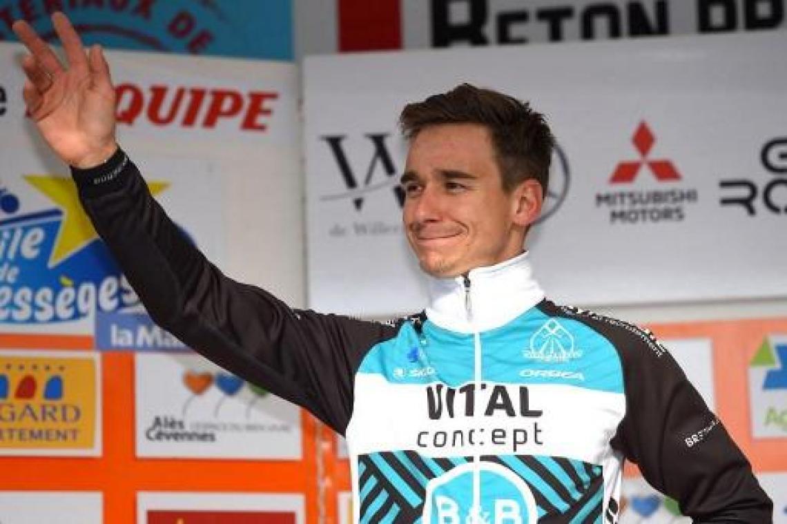 Bryan Coquard sprint Mathieu van der Poel uit leiderstrui
