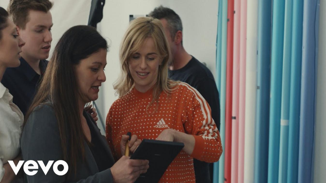 VIDEO. Josje pakt uit met nieuwe videoclip