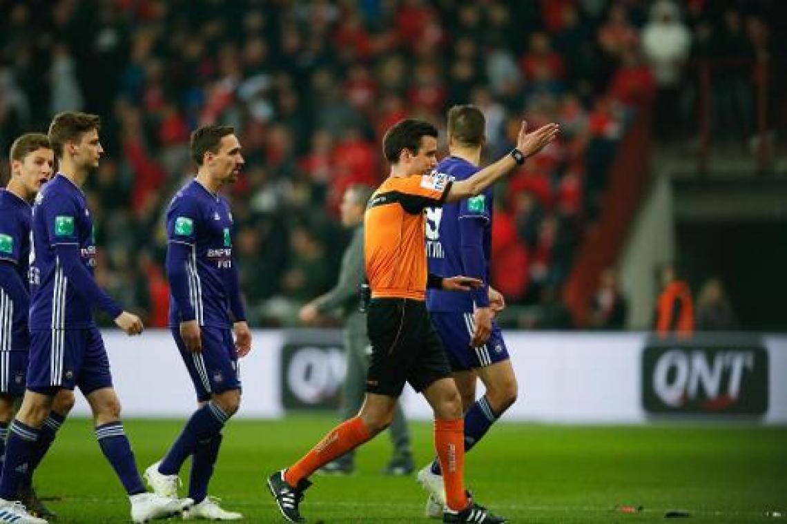 Jupiler Pro League - Anderlecht-voorzitter Coucke tweet na incidenten: "Voetbal mag nooit agressie zijn"