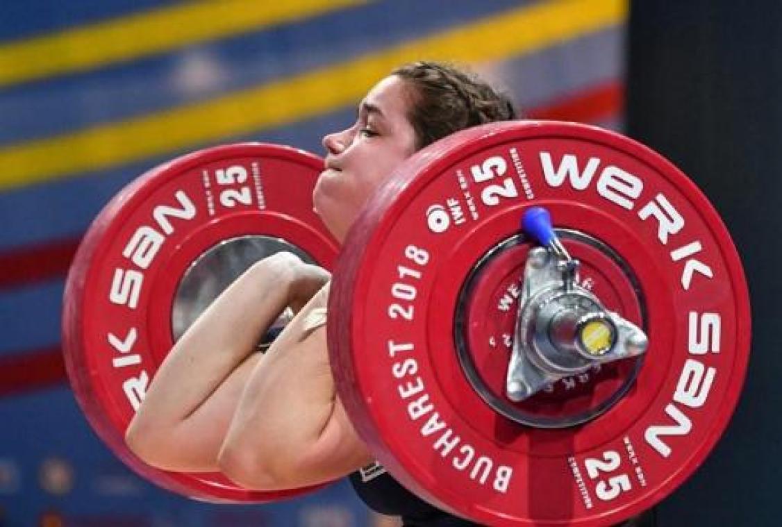 EK gewichtheffen: Anna Van Bellinghen (-81 kg) pakt goud in trekken en brons in totaal