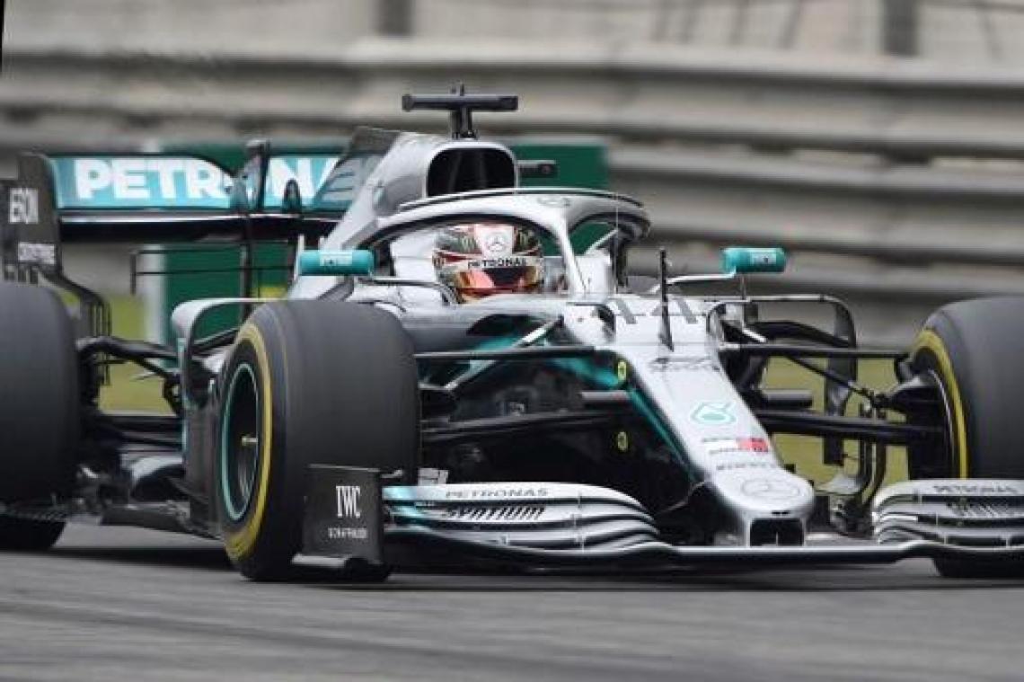 Lewis Hamilton is beste in duizendste GP en pakt WK-leiding