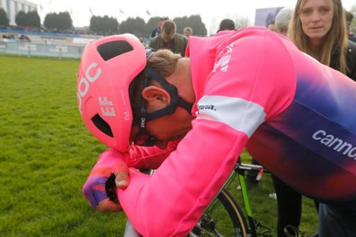 Parijs-Roubaix - Vanmarcke baalt enorm na pech in finale: "Het is me niet gegund"