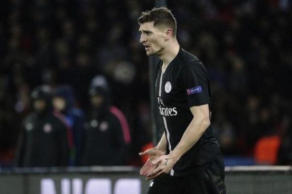 Belgen in het buitenland - Meunier beleeft baaldag met PSG: eigen doelpunt, blessure, afstraffing en geen titel