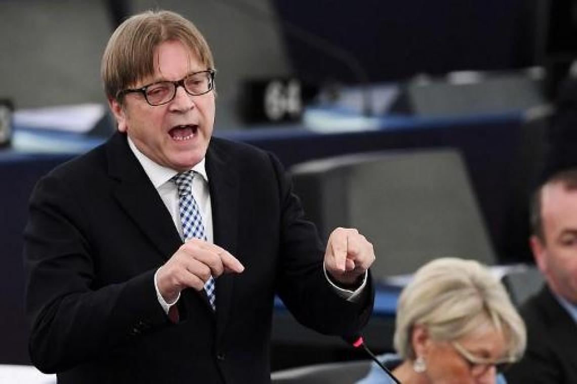 Verhofstadt en Tusk kruisen degens over uitstel tot 31 oktober