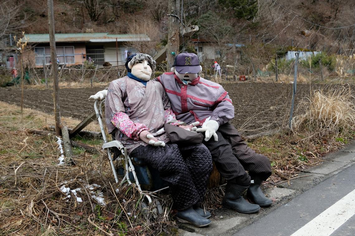 IN BEELD. In dit Japans dorpje vertoeven meer poppen dan mensen