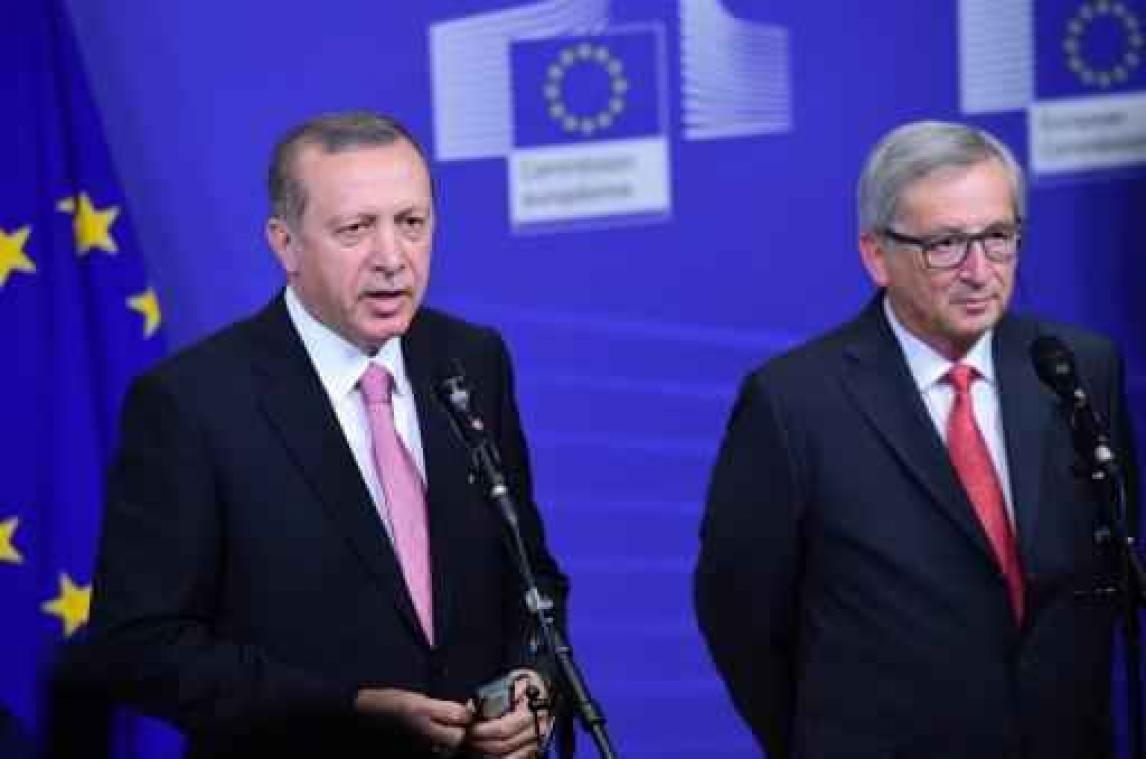 EU niet blij met Turkse reactie op Duits spotlied