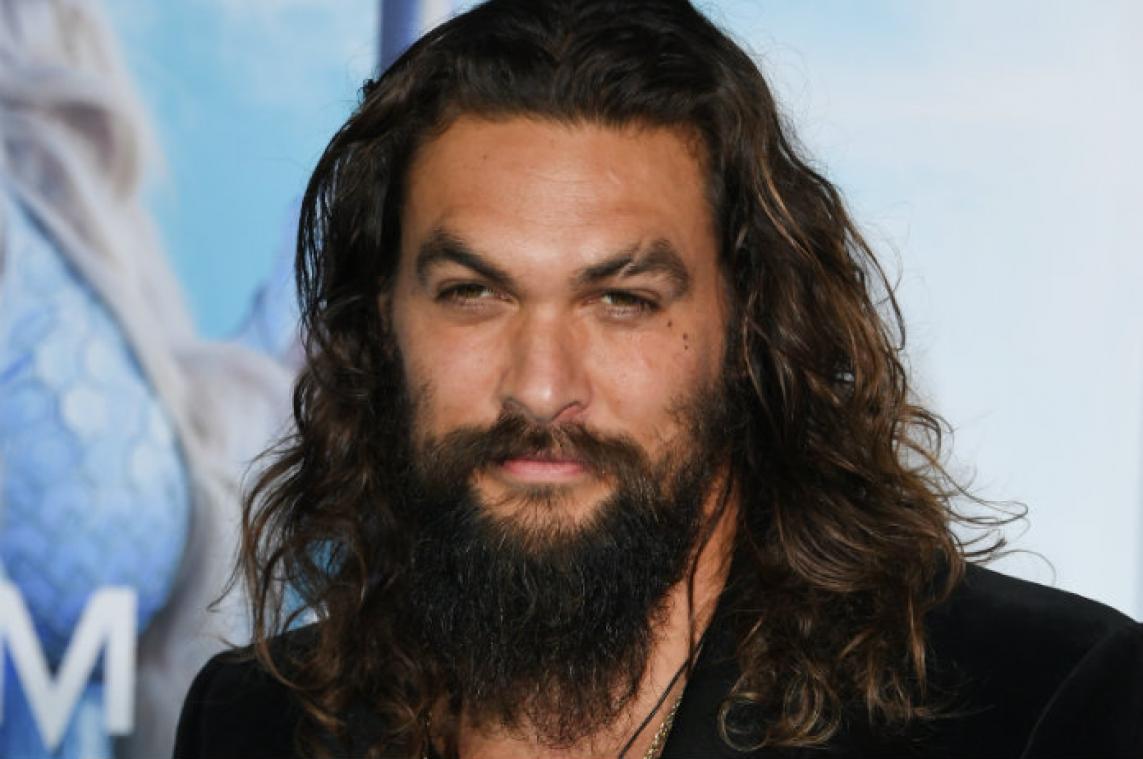 VIDEO. Acteur Jason Momoa scheerde zijn iconische baard af voor het goede doel