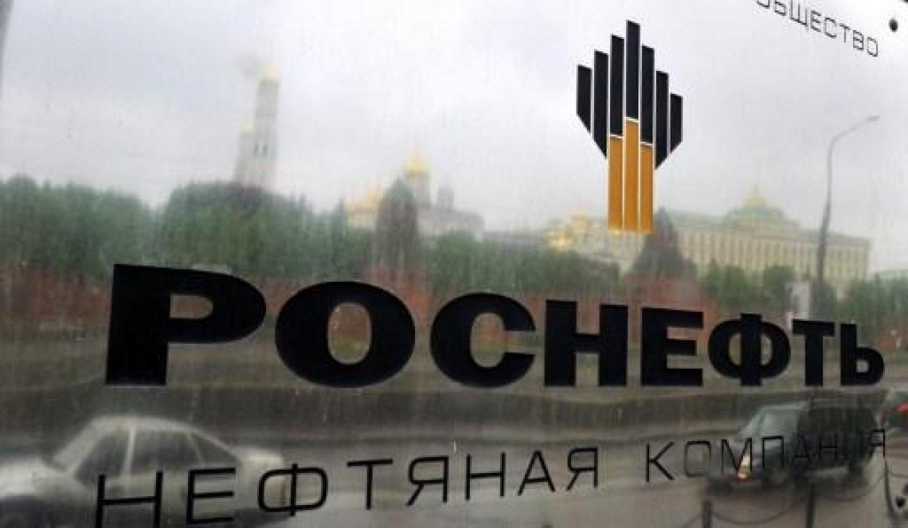 Rosneft ontkent wegsluizen Venezolaanse olie en dreigt Reuters te bannen uit Rusland