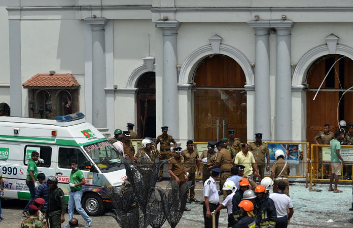 Minstens 185 doden bij bomaanslagen in kerken en hotels in Sri Lanka