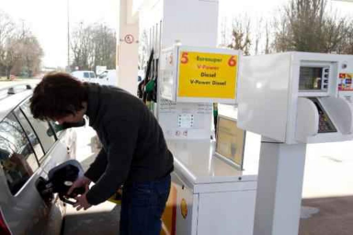 Tanken en stookolie iets goedkoper