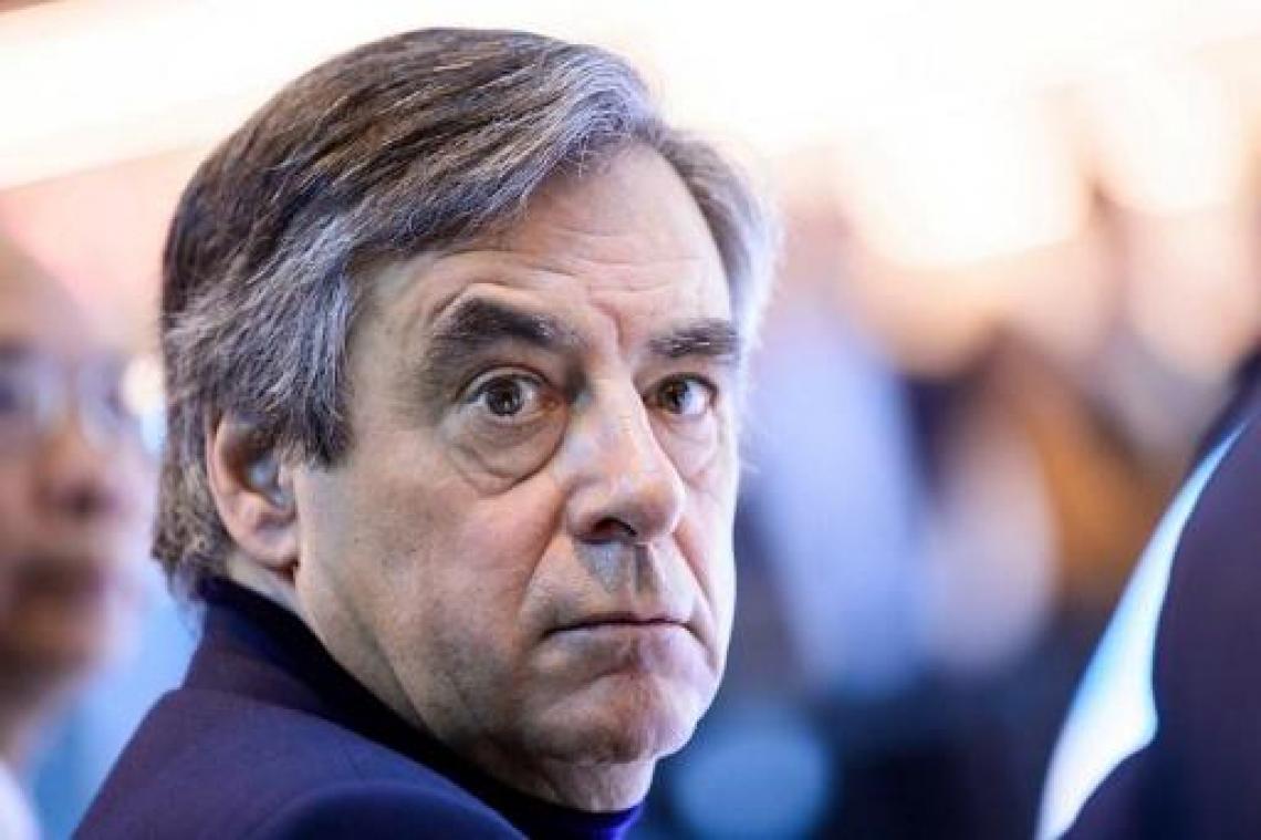Franse ex-premier Fillon en echtgenote doorverwezen naar correctionele rechtbank
