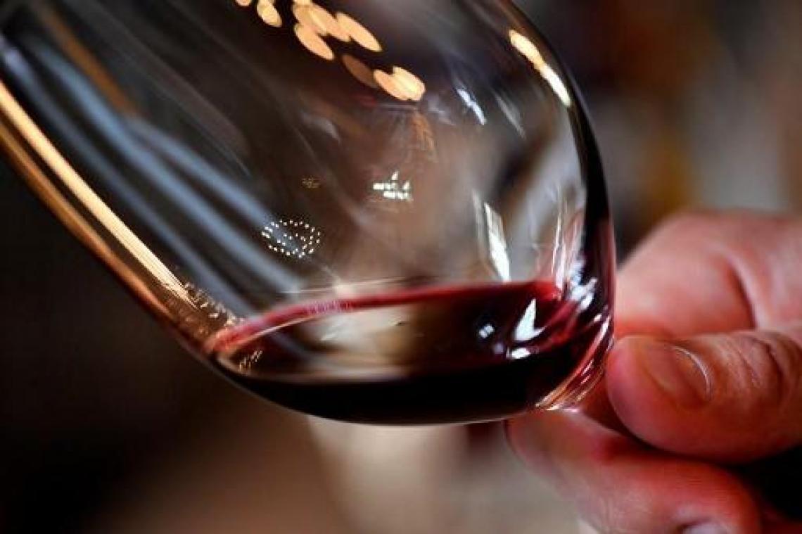 Zwitserse onderzoekers kunnen gekurkte wijn detecteren in de fles