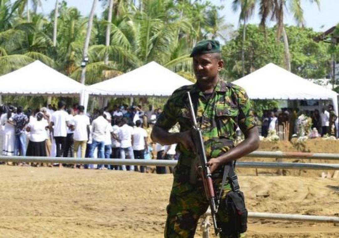 Sri Lankaanse president stuurt 2 topfunctionarissen van politie en defensie de laan uit