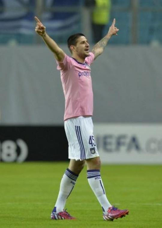 Makelaarsbureau in Schaarbeek na inval: "Niets met transfer Mitrovic te maken"