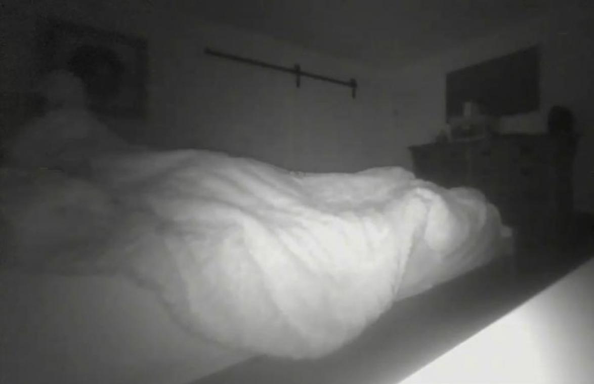 VIDEO. Internet in de ban van 'geest' in slaapkamer