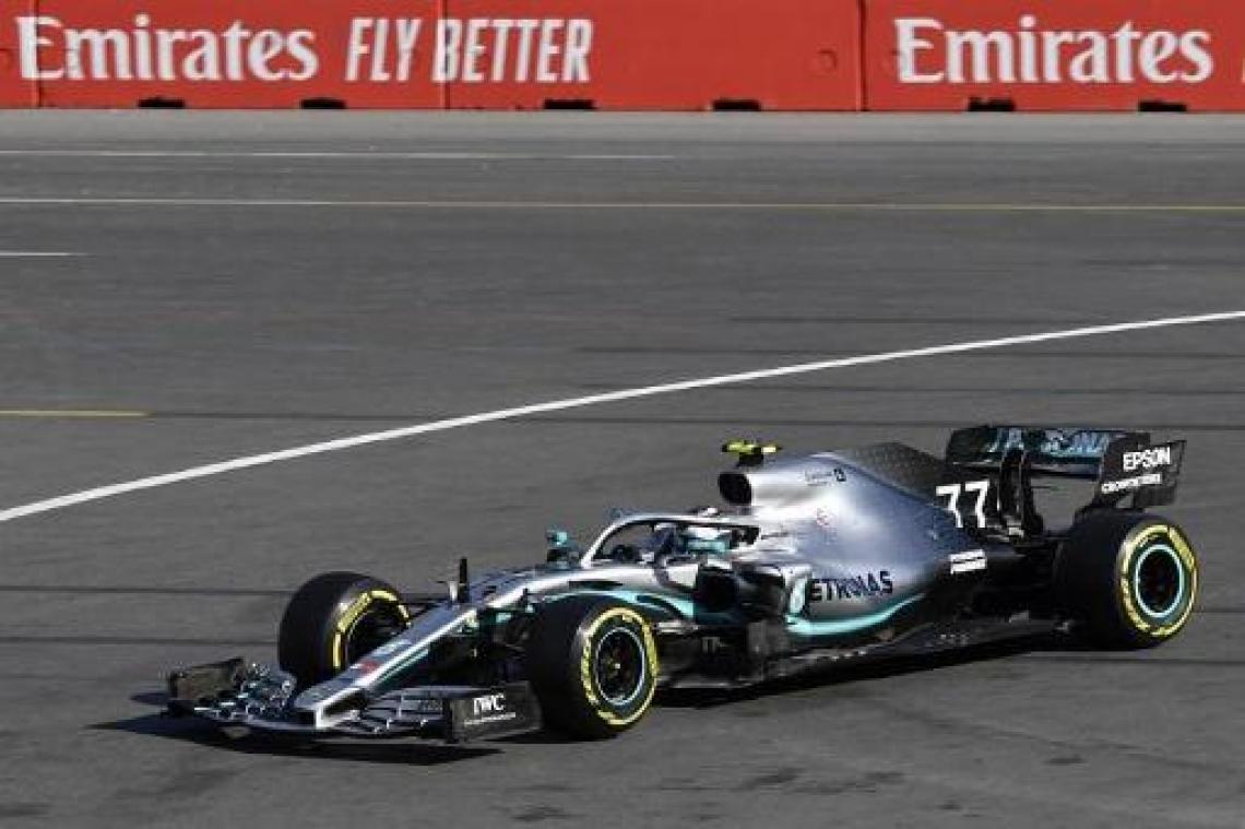 Bottas verzilvert pole en neemt leiding in WK-tussenstand over van ploegmaat Hamilton