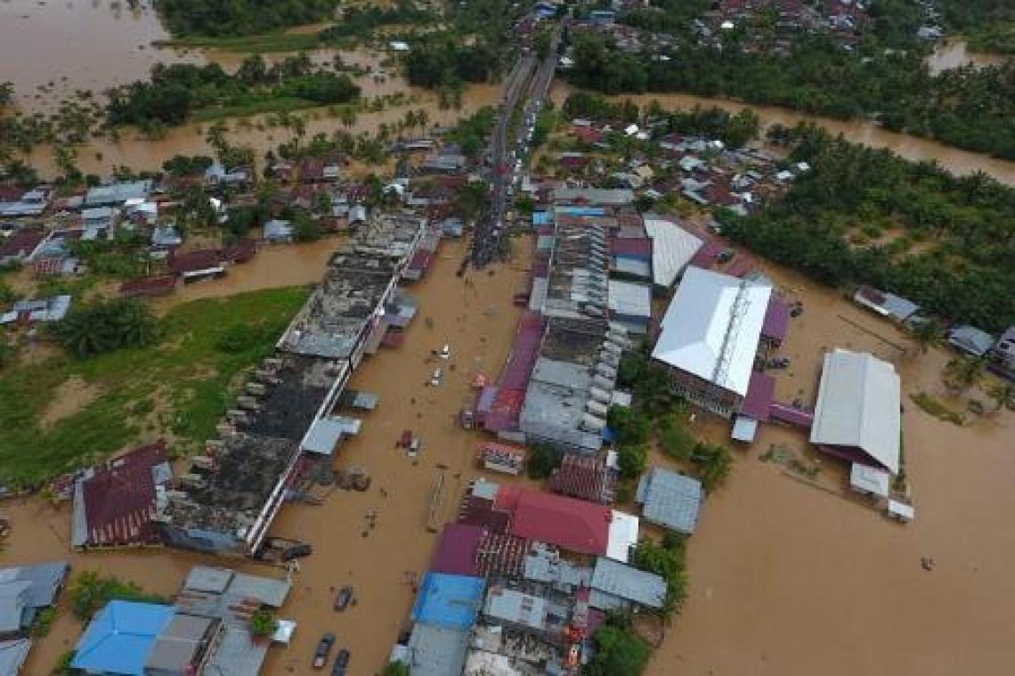 Bijna 40 doden bij overstromingen in Indonesië