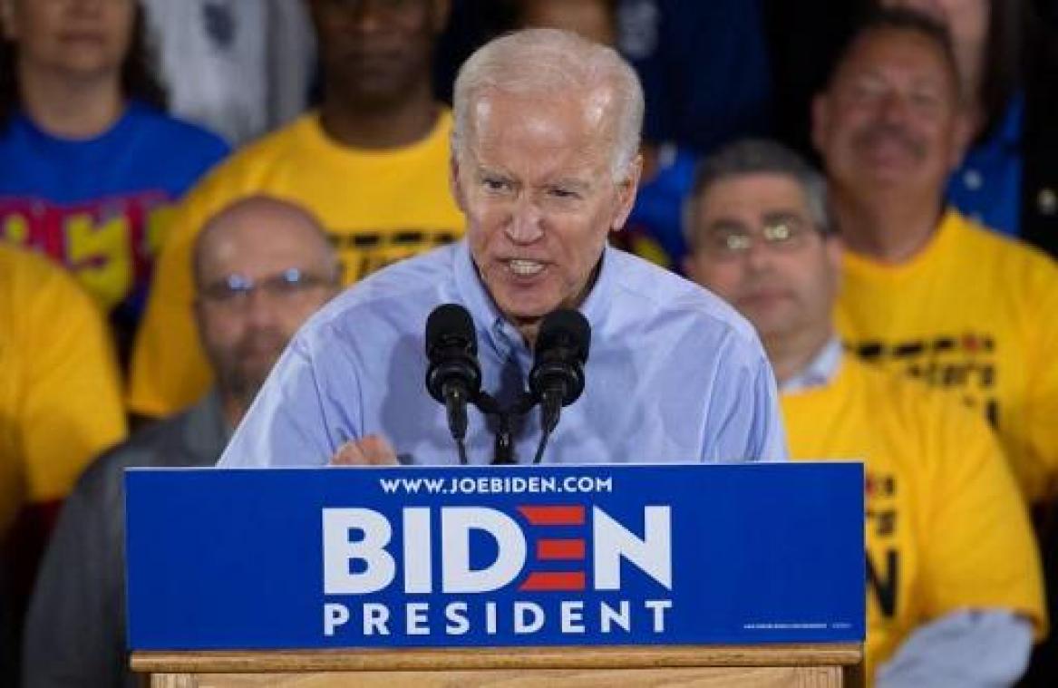 Biden aan de leiding in het veld van de Democraten