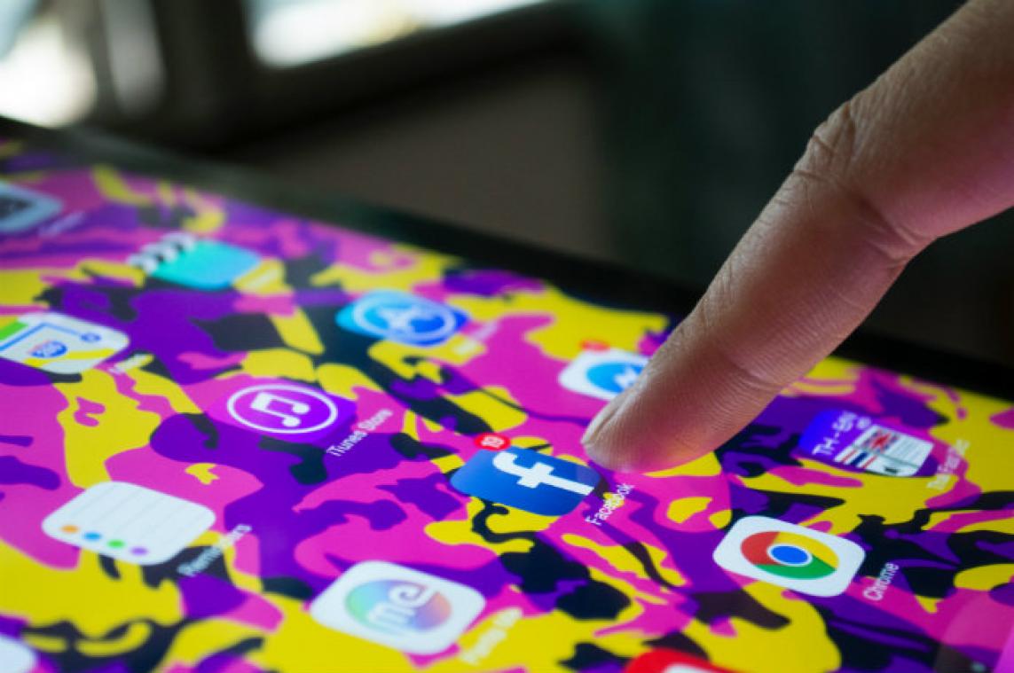 BIZAR. Facebook heeft in 2070 mogelijk meer dode dan levende gebruikers