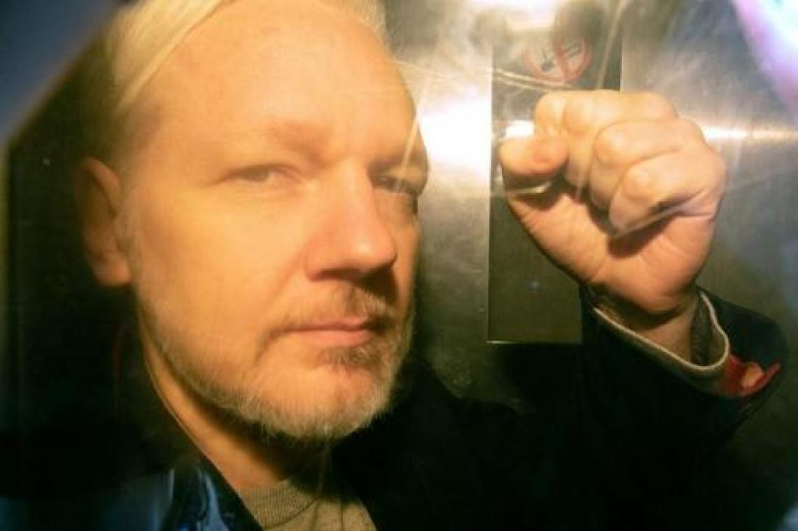 Assange veroordeeld tot 50 weken cel in Londen