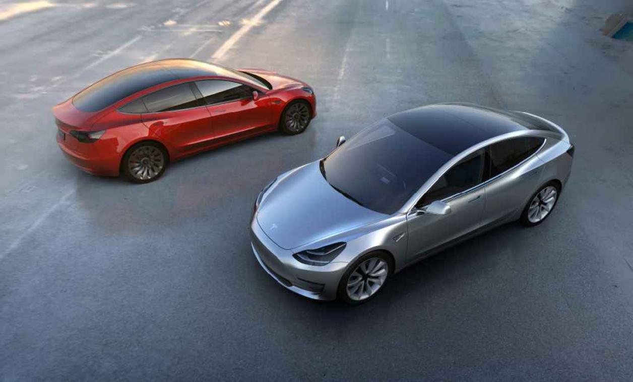 De nieuwe, betaalbare Tesla rolt in 2017 van de band