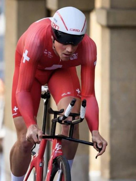 Stefan Küng rondt lange vlucht knap af