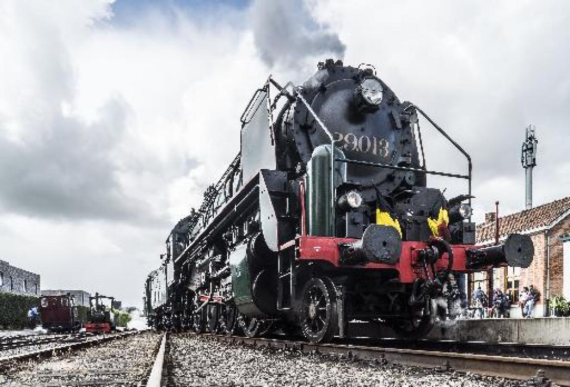 Laatste stoomtrein van België na vijf jaar weer op de sporen