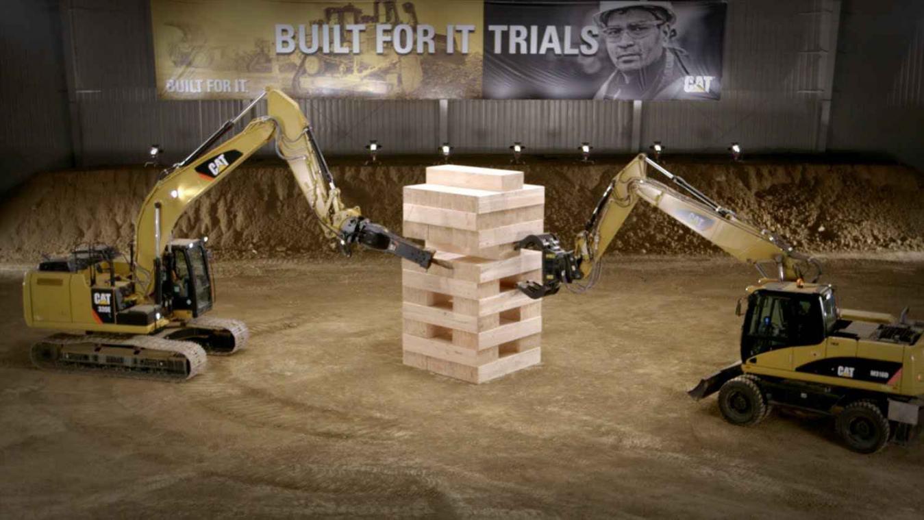 Dit krijg je als graafmachines Jenga spelen