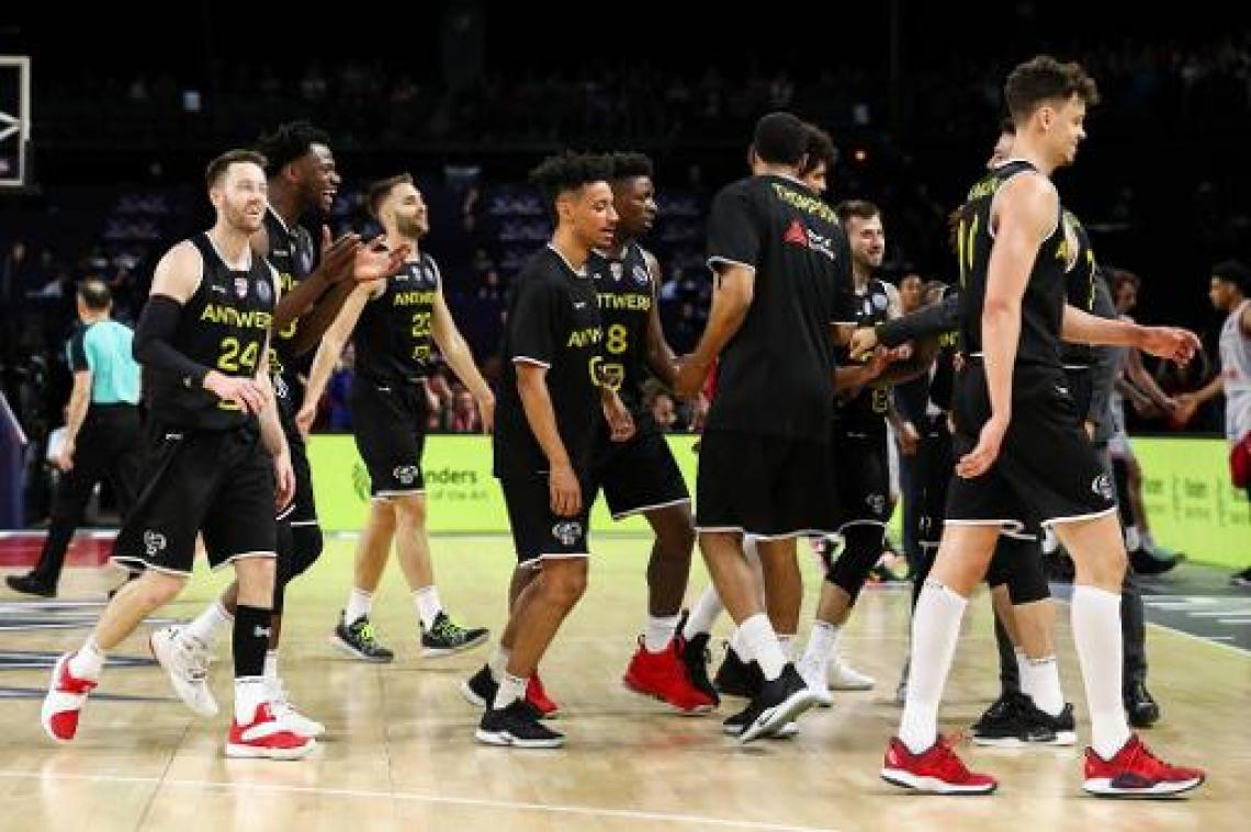 Antwerp Giants verzekert zich in eigen huis met ruime zege van derde plaats