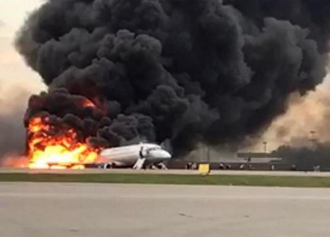 Minstens dertien doden bij noodlanding in Moskou
