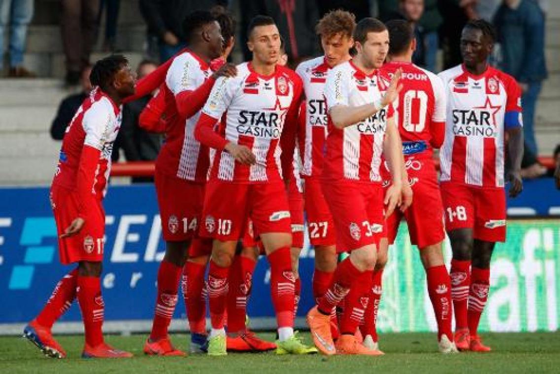 Jupiler Pro League - Moeskroen geeft voetballes aan Zulte Waregem in eindeseizoenswedstrijd