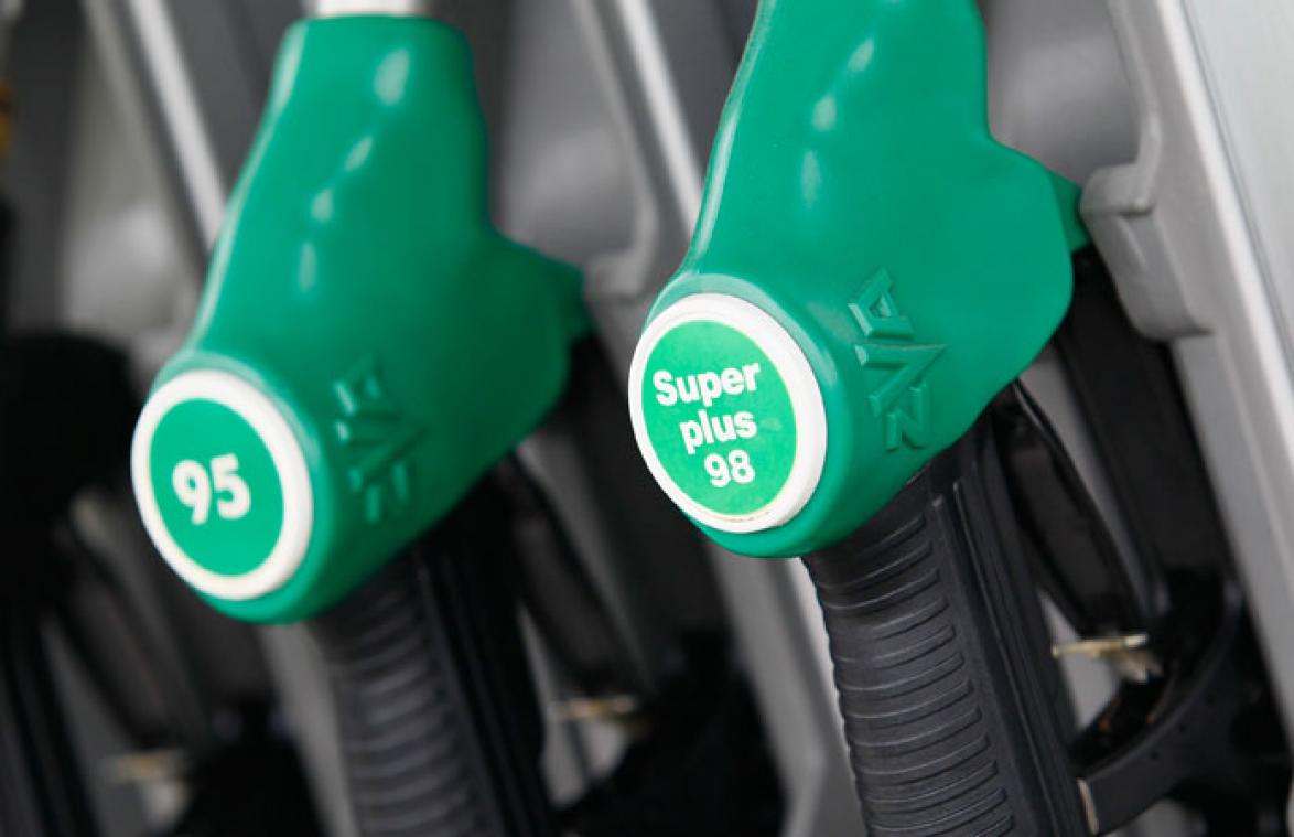 Dit zijn de redenen waarom benzine zo duur is momenteel
