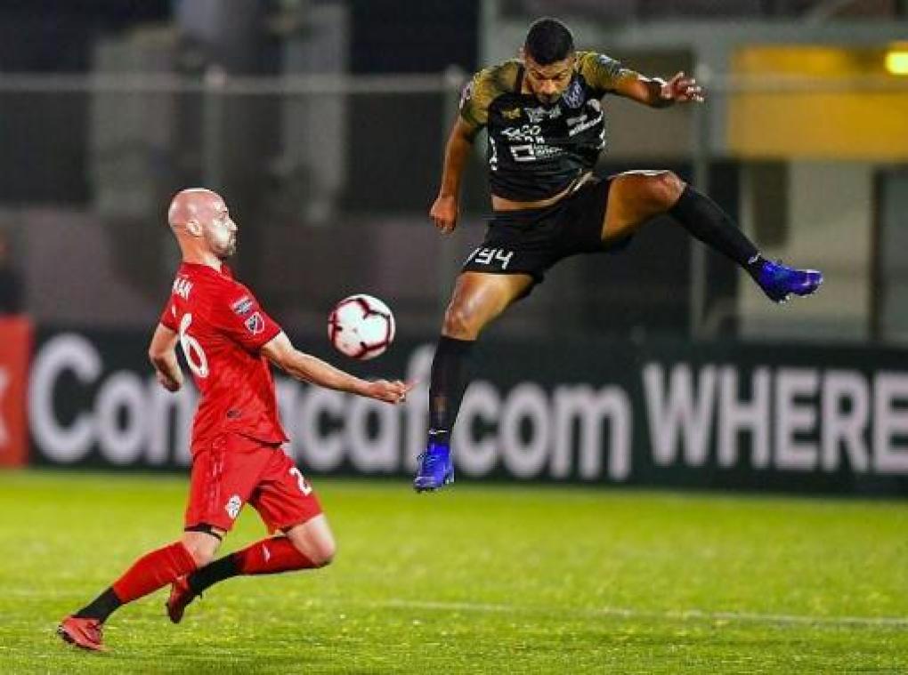 Ciman en Pozuelo verliezen met Toronto bij titelhouder Atlanta