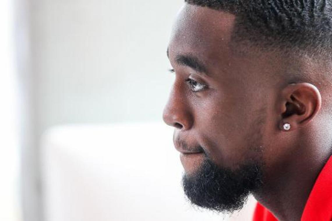Isaac Mbenza bevestigt verlengd verblijf bij Huddersfield