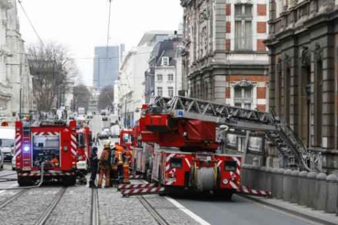 Brusselse Regentschapsstraat weer open voor het verkeer