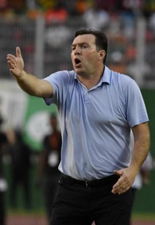 Belgen in het buitenland - "Wilmots reist deze week naar Iran om contract te tekenen"